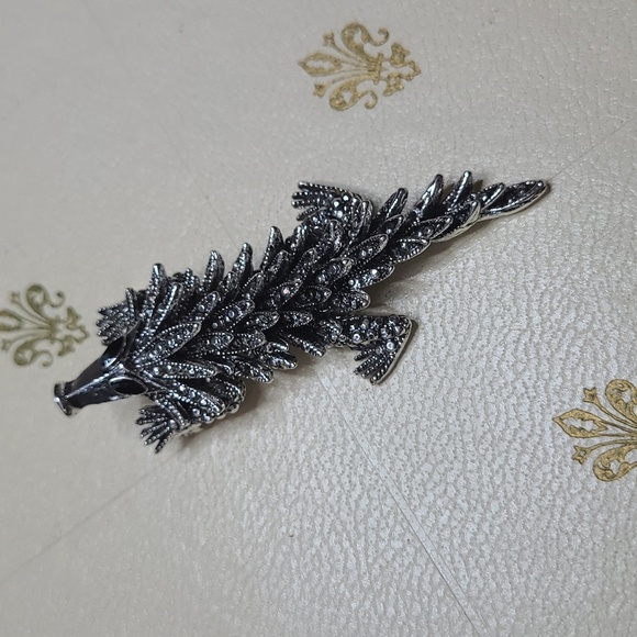 New Articulated Silvertone Hedgehog Brooch - Picture 2 of 3
